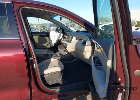 2019 Kia Sorento 2.4L Lx z USA, uszkodzony, nr VIN 5XYPG4A3XKG511268